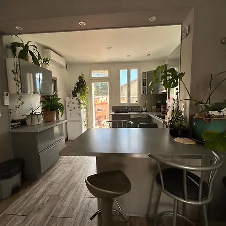 Holiday home Maison Mitoyenne Proche